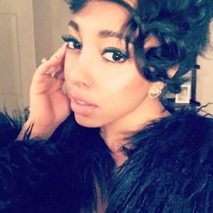 Meet your Posher, Ebony